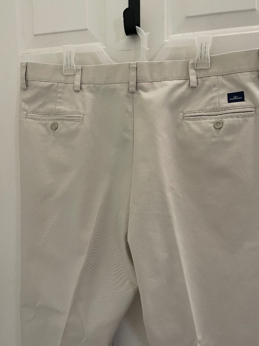 Dockers Mens Khaki Chino Pants 42x30 Pleated - Picture 4 of 15